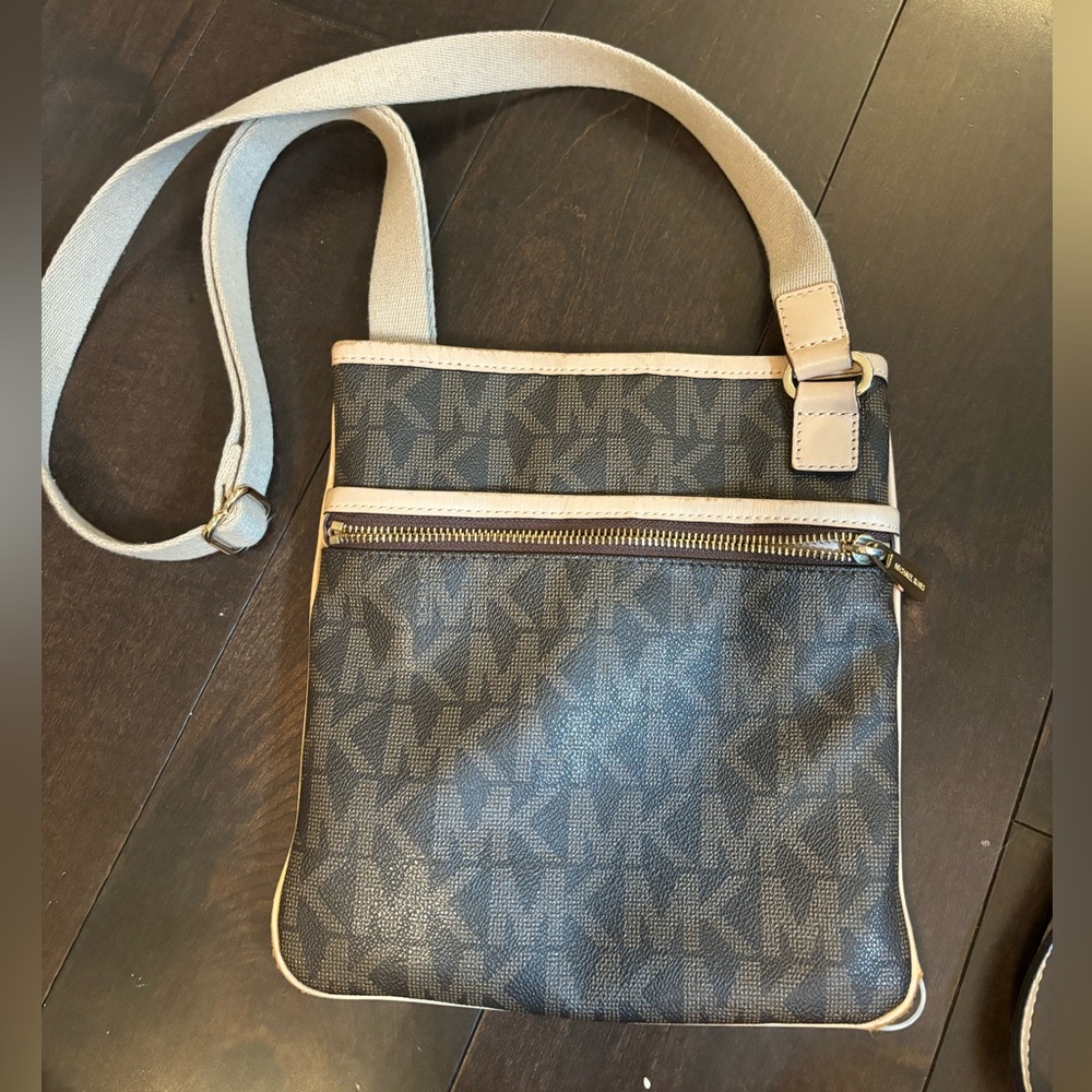 Michael Kors Cross Body Bag